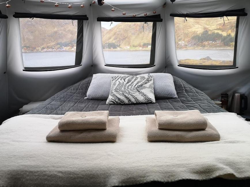 Glamping Lofoten Hotel Kongsjorda Buitenkant foto